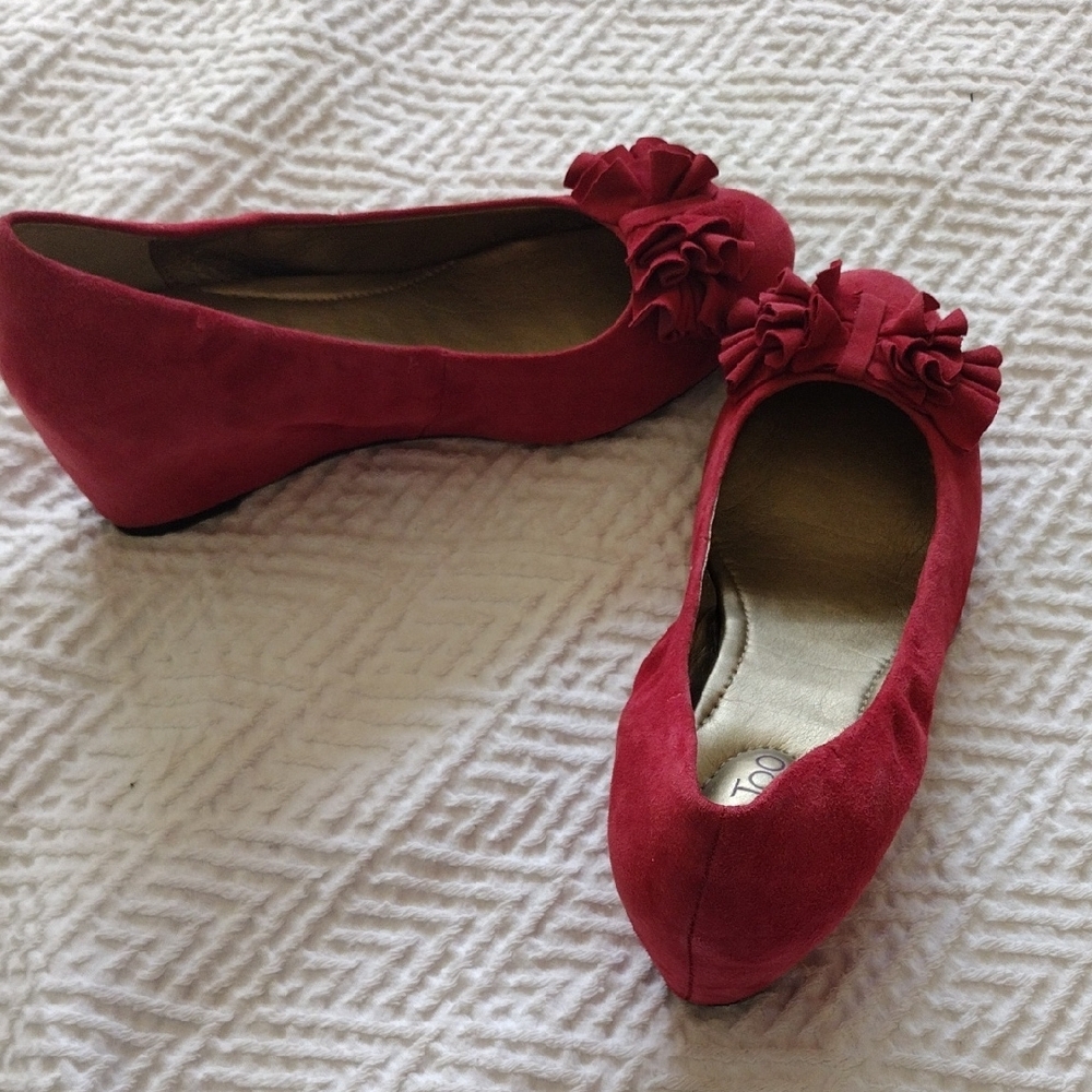 Me Too Scarlet Wedge Heels with Ruffle Detail - Picture 5 of 6
